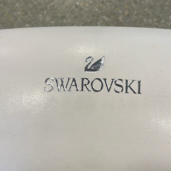 Swarovski butterfly pilot Women\'s Sunglasses with case main image 8